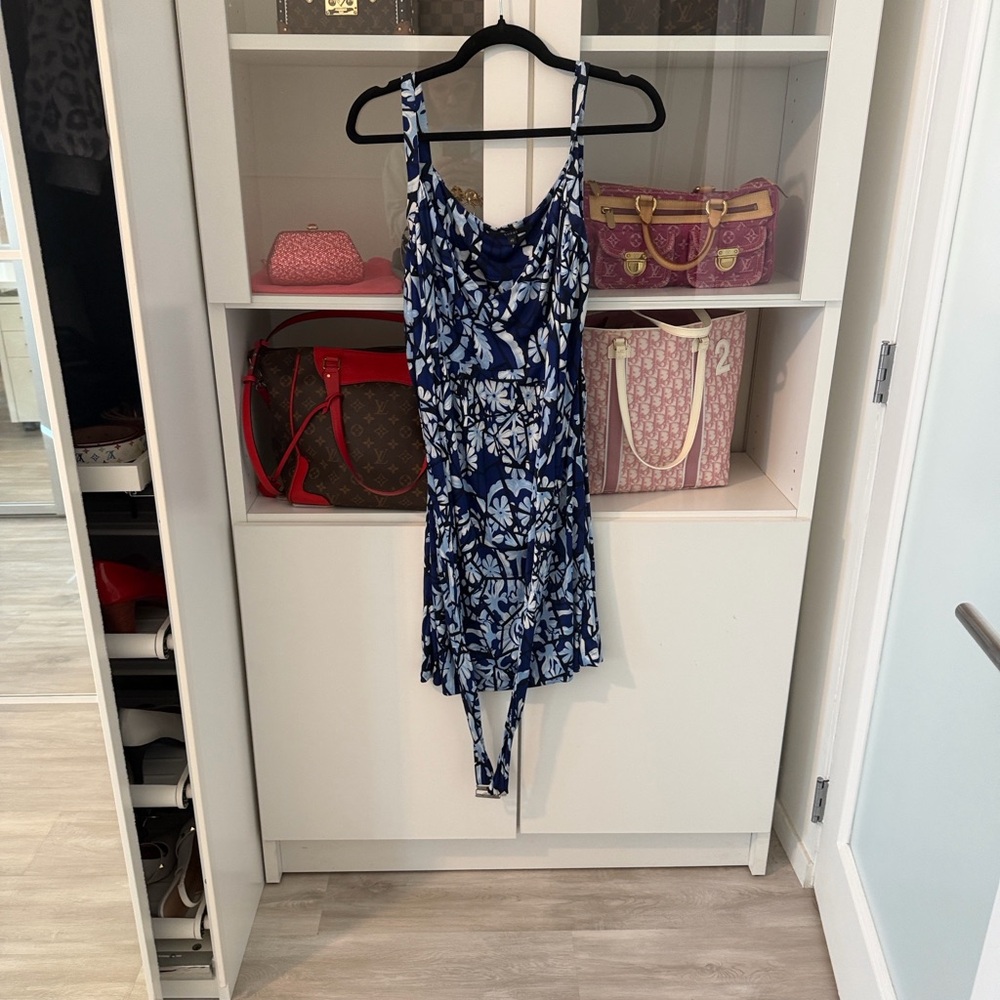 Gucci Blue and White Floral Dress. Size 40.